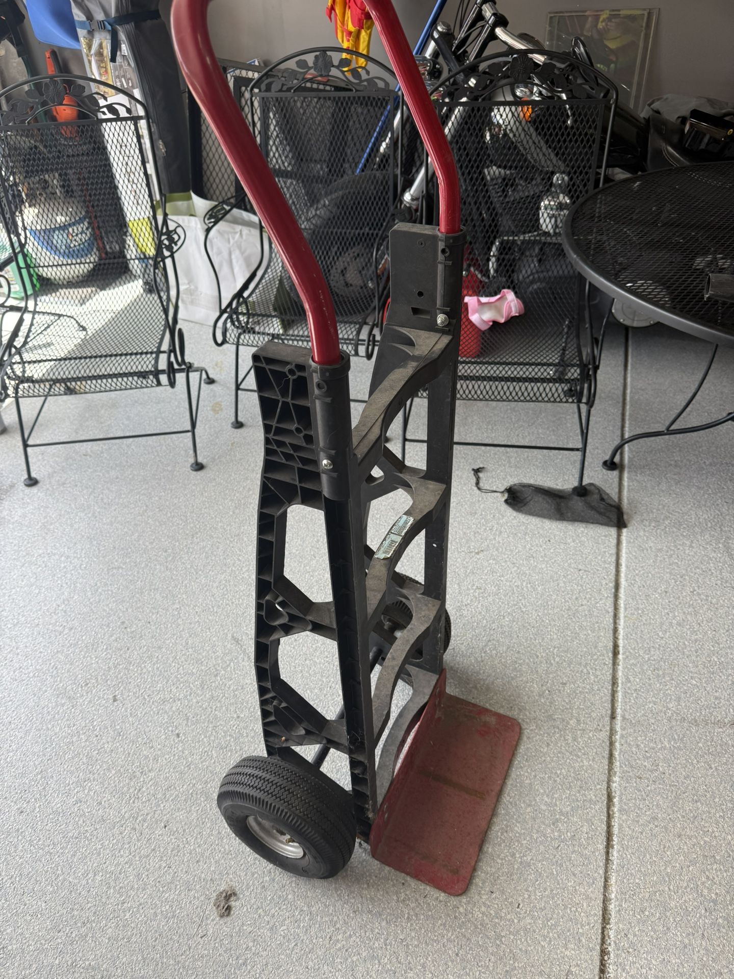 milwaukee 600 lb. capacity hand truck Dolly
