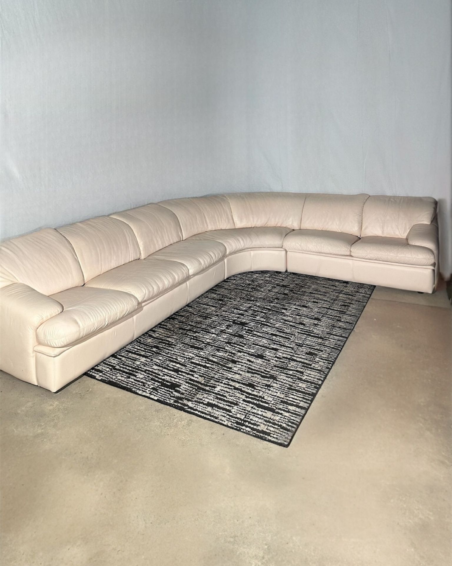 FREE DELIVERY (Natuzzi Italisofa Sectional)