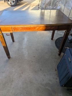 Desk need gone asap
