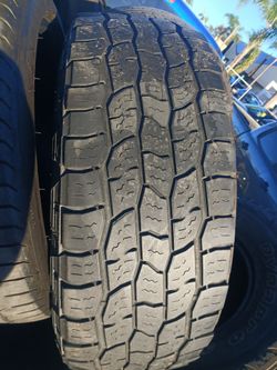 LT275/70R17 Cooper discoverer At3 Tires (2)