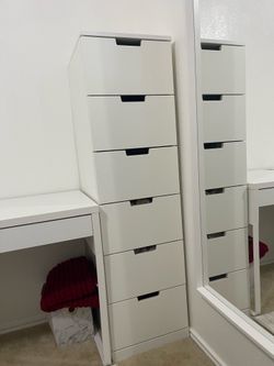 Drawer Unit with Six Drawers
