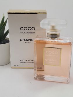 CHANEL 

COCO MADEMOISELLE Eau de Parfum

3.4 fl (10-15%USED)⭐️