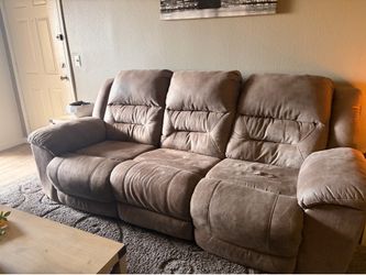 Ashley Furniture Reclining Couch 3 seater.