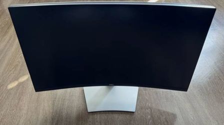 Dell 32" Curved 4K Monitor (S3221QS)