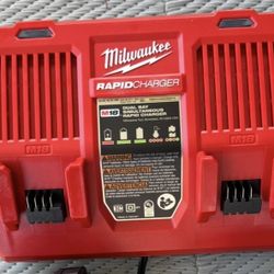 M18 Dual Rapid Charger 