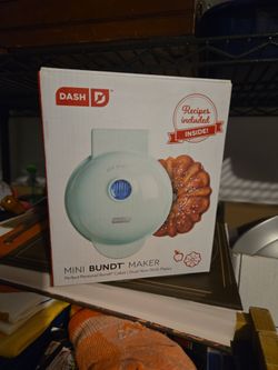 Dash Mini Bundt Maker