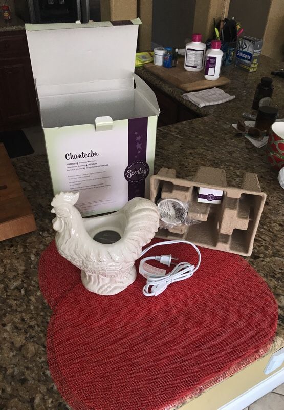 Scentsy Warmer Chantecler Rooster full size like new in box
