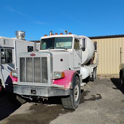 Peterbilt 2001 Mixer Truck