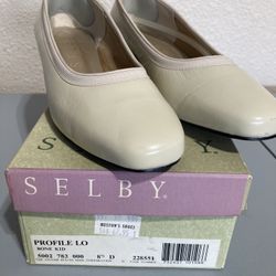 vintage 1980s white leather pearl wedding high heel 80s women size seven medium pump mini heel 