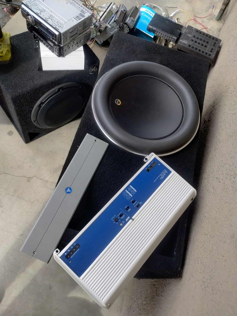 SUBWOFER JL AUDIO W7 ANNIVERSARY 13" WITH ITS BOX PORTED 