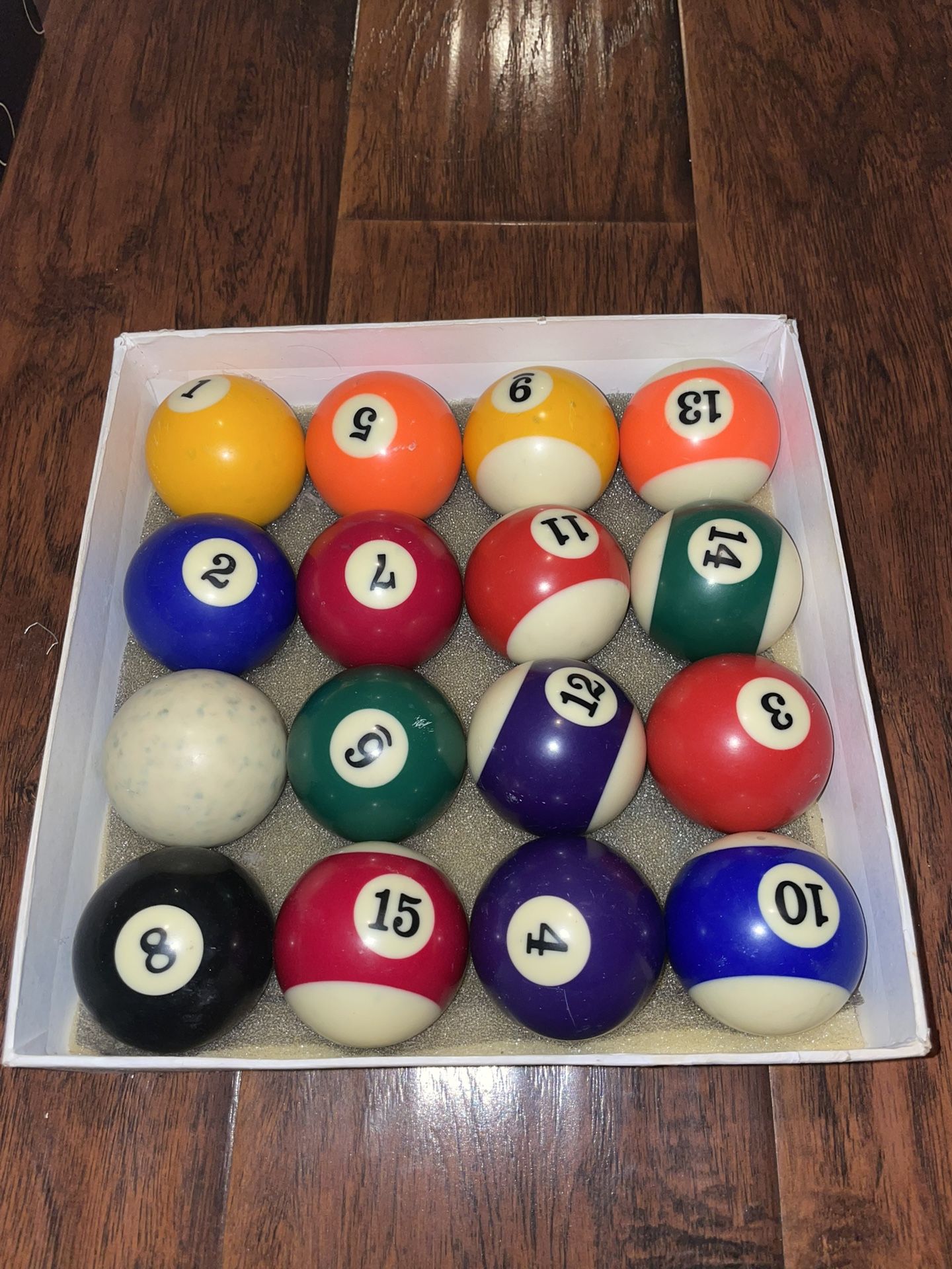 Pool table balls