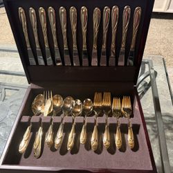 Vintage Farberware flatware set Utensils Knives Spoons Forks