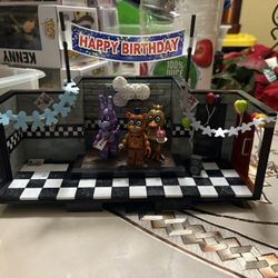 Five Nights At Freddy’s The Stage McFarlane Set 
