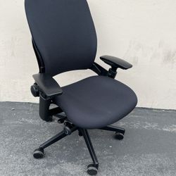 Steelcase V2 Leap Office Chair 