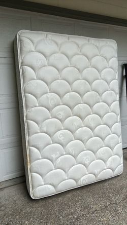 Sealy Full size mattress boxspring & metal frame