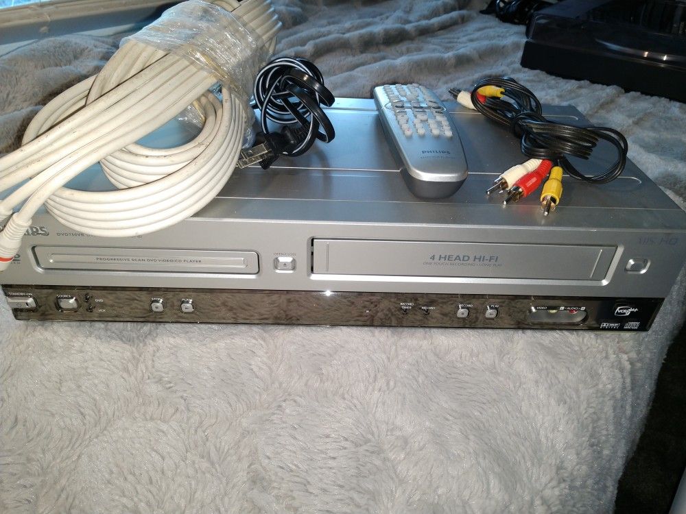 Philips DVD750VR DVD/VCR With Remote And Cables (Arlington)(Read Before Messaging)