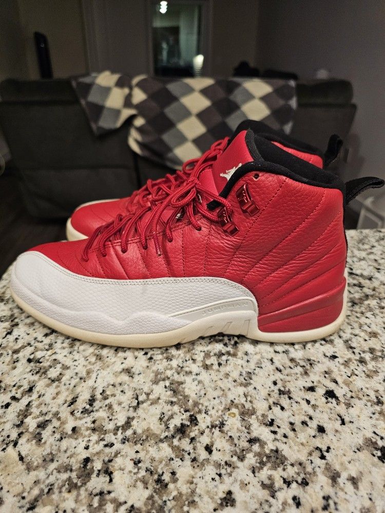 JORDAN 12 GYM RED MEN SIZE 10