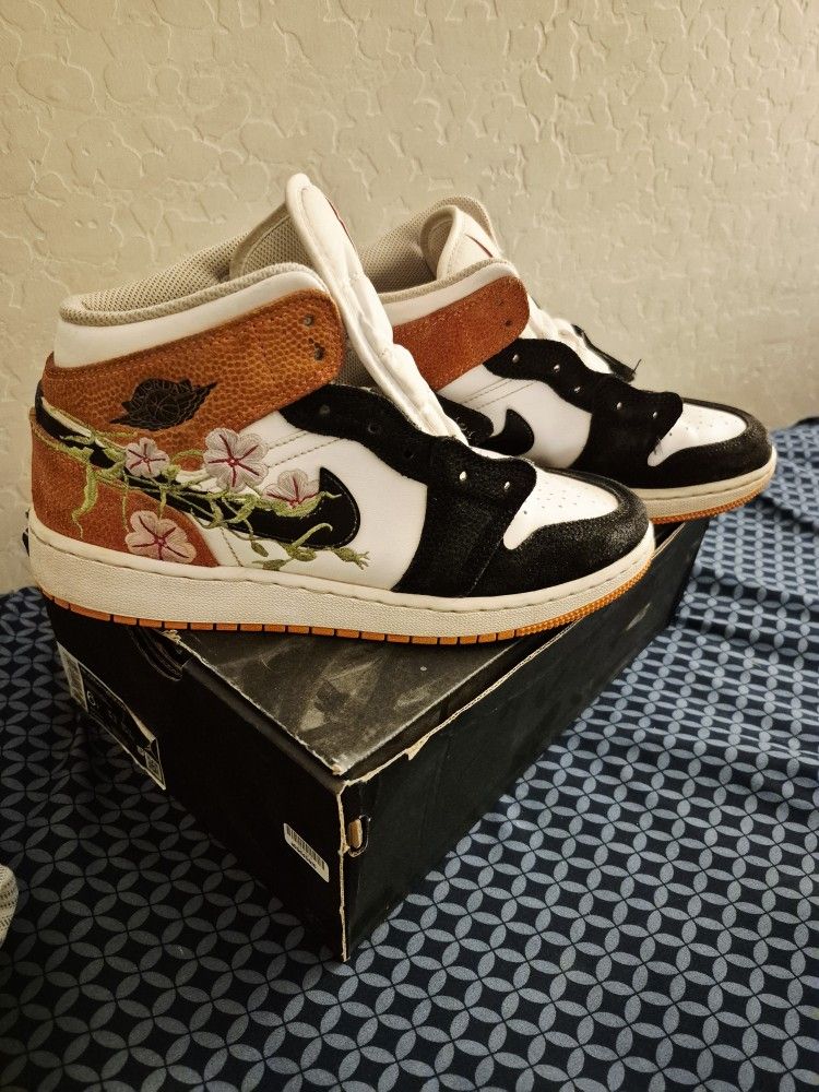 Air Jordan 1 Mid SE Orange Blossom (With Box)