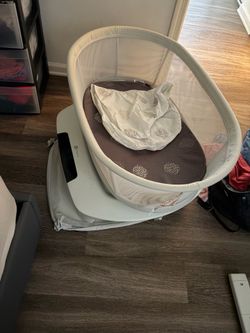 4 moms bassinet