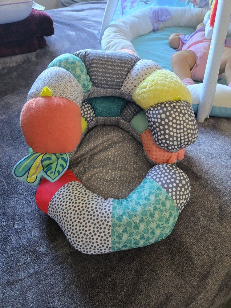 Infantino 2-in-1 Tummy Time!