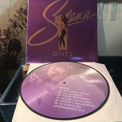 Selena Ones Vinyl With Poster
