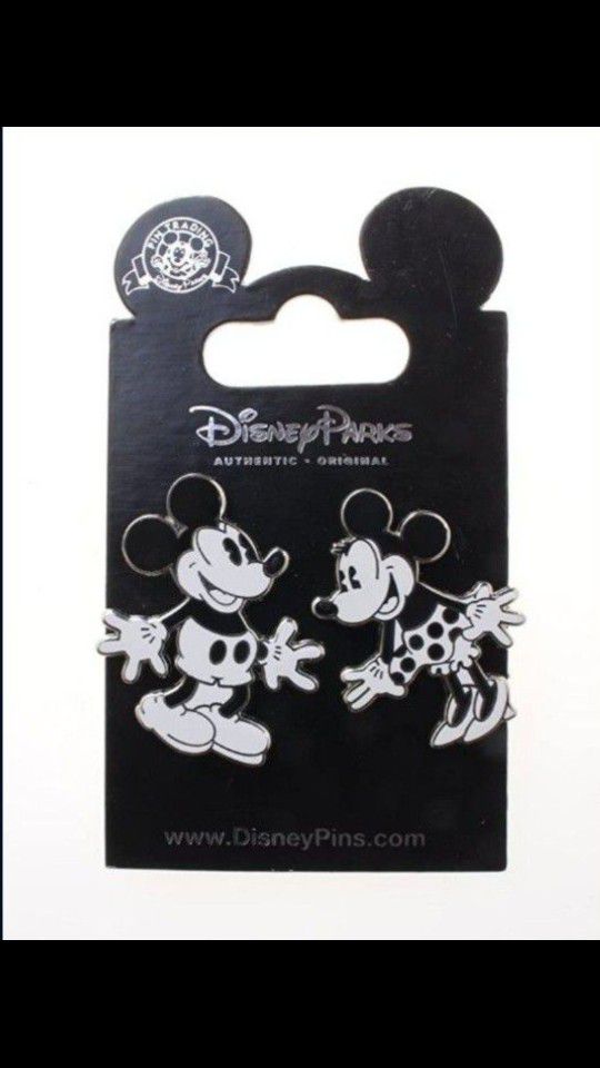 **** Vintage Disney Mickey Mouse and Minnie Mouse Pins