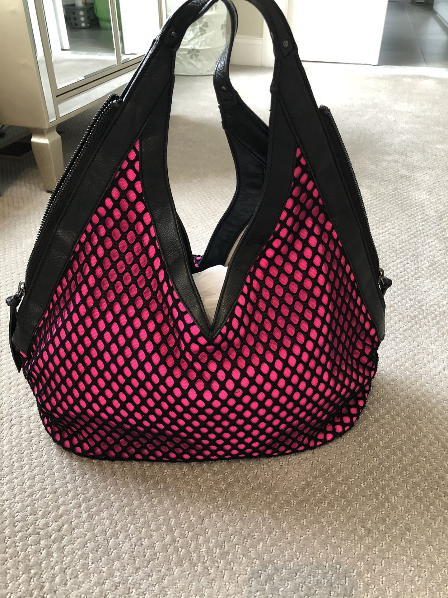 R & eM hot pink fish net hobo bag