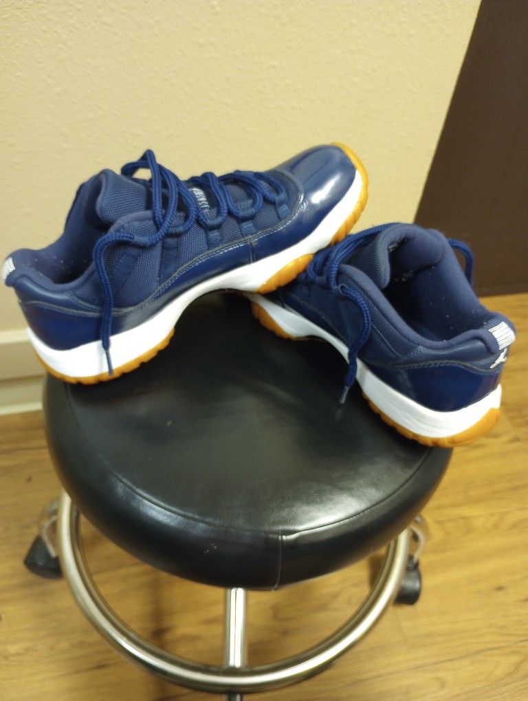 Jordan 11 Midnight Blue retro