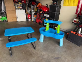 Water toy and kids table