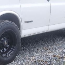 2001 Chevrolet Express 3500 Overland / Camper Van