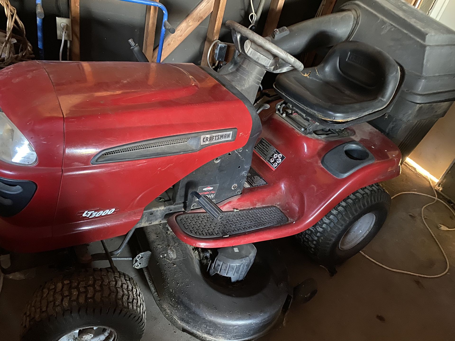 Craftsman riding lawnmower