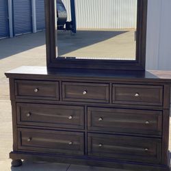 Dresser $320