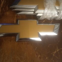 Chevy Silverado Tailgate Emblem