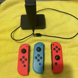 Nintendo Switch Joycons With Charging Stand 