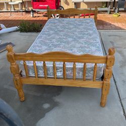 Wood Bed Frame And matress
