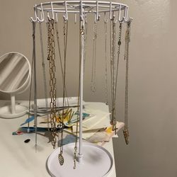 Rotating Necklace Holder