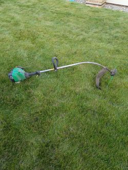 Gas powered weed eater