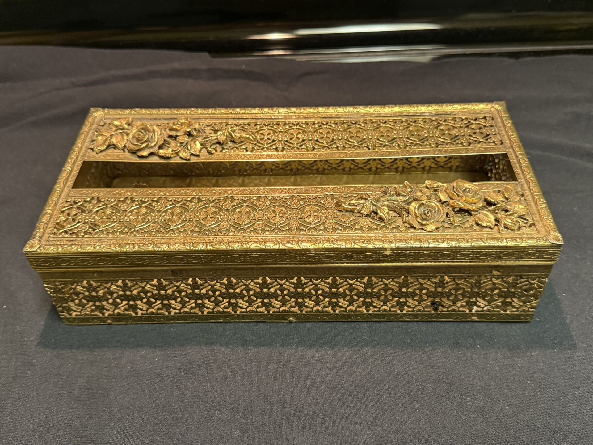 Vintage MCM 1960s Gold Filigree Hollywoid Regency Ornate Tissue Box Holder With Flower Motif