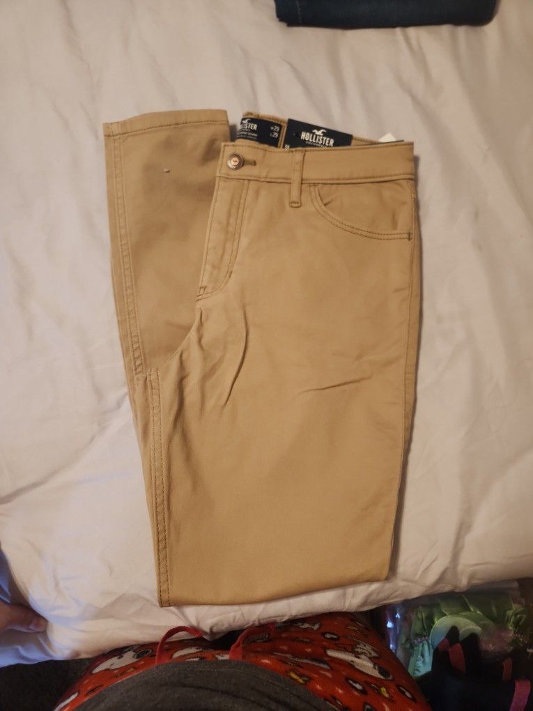 New Hollister Kakhi Jeans Size 9