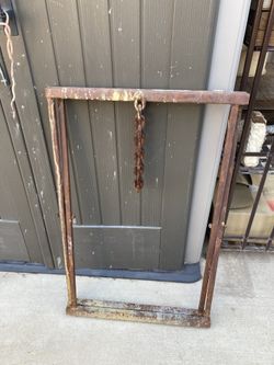 Mud Board Stands. Heavy. 19 Ave & Thunderbird