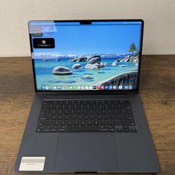 15" MacBook Air M3 8 Core*256GB SSD*8GB RAM