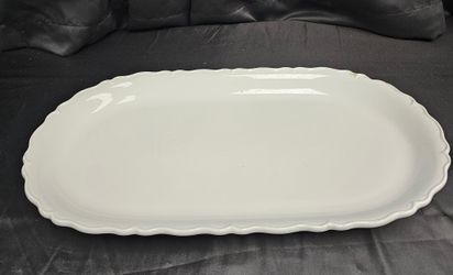Large White Oval Serving Platter – Scalloped Edge