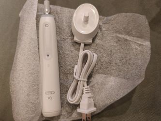 Oral-B iO Series 4 Electric Toothbrush - Factory Refurbished