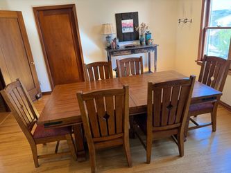 Dining table & 6 chairs