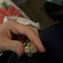 14K Gold Ring w/ 3 VVS Diamonds