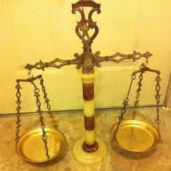 Large "Giuliani Creation" Justice Brass Balance Scale Yellow Brown Marble Stand.