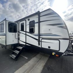 RV 26 Feet! (Couple Trailer) 