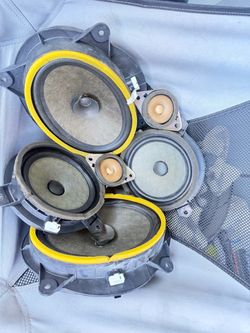 2017 Toyota Takoma oem speakers