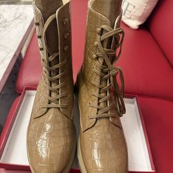 Boots stuart weitzman Size 7.5NEW
