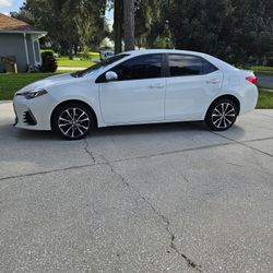 2018 Toyota Corolla SE Sedan 4-Door